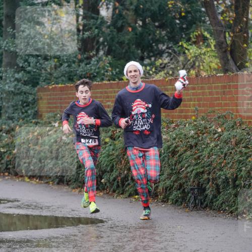 07.12.2025 - St. Pauli X-Mass-Run No. 15 Michael Burmester http://msf.ph/oto/9410035 07.12.2025 11:38:09 Laufen 3276 meine-sportfotos.de