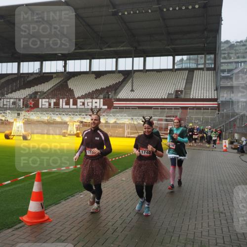 07.12.2025 - St. Pauli X-Mass-Run No. 15 Fabian Wolf http://msf.ph/oto/9410037 07.12.2025 11:10:27 Ziel 30, 31, 42, 49, 53, 134, 980, 1298, 1299, 1398, 1692, 1694, 1697, 1739, 1740, 2371 meine-sportfotos.de