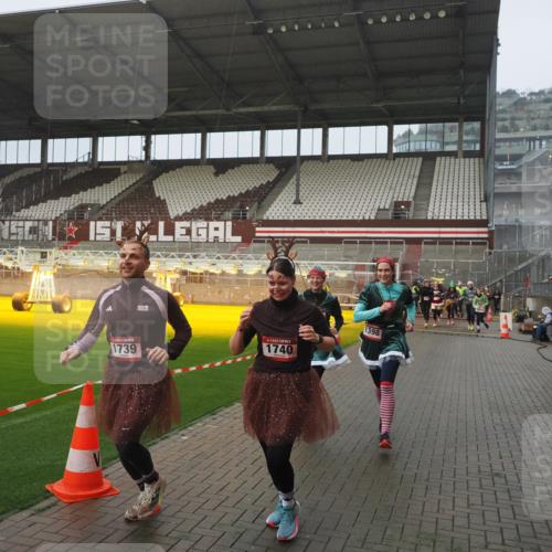 07.12.2025 - St. Pauli X-Mass-Run No. 15 Fabian Wolf http://msf.ph/oto/9410044 07.12.2025 11:10:27 Ziel 30, 31, 42, 49, 53, 134, 980, 1298, 1299, 1398, 1692, 1694, 1697, 1739, 1740, 2371 meine-sportfotos.de