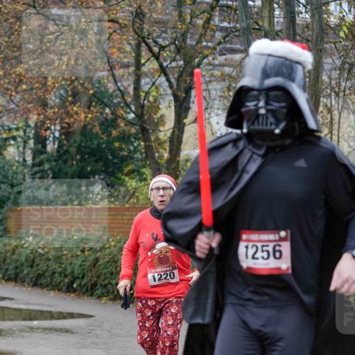 07.12.2025 - St. Pauli X-Mass-Run No. 15 Michael Burmester http://msf.ph/oto/9410054 07.12.2025 09:47:02 Laufen 15, 1220, 1256 meine-sportfotos.de