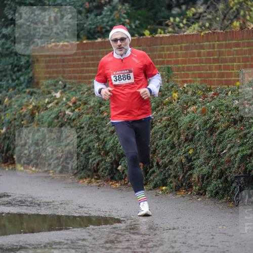 07.12.2025 - St. Pauli X-Mass-Run No. 15 Michael Burmester http://msf.ph/oto/9410058 07.12.2025 11:38:15 Laufen 2, 15, 3886 meine-sportfotos.de