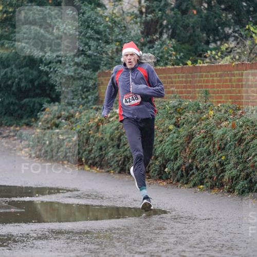 07.12.2025 - St. Pauli X-Mass-Run No. 15 Michael Burmester http://msf.ph/oto/9410070 07.12.2025 11:38:18 Laufen 4248 meine-sportfotos.de