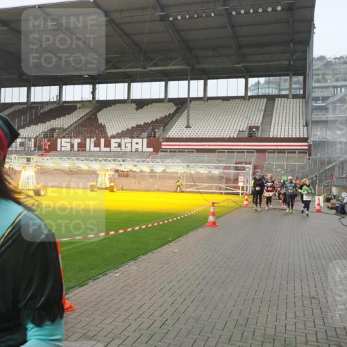 07.12.2025 - St. Pauli X-Mass-Run No. 15 Fabian Wolf http://msf.ph/oto/9410071 07.12.2025 11:10:29 Ziel 30, 31, 42, 49, 53, 122, 134, 980, 1298, 1299, 1398, 1692, 1694, 1697, 1739, 1740, 2371, 3124, 3136 meine-sportfotos.de