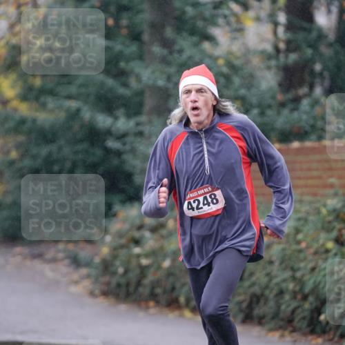 07.12.2025 - St. Pauli X-Mass-Run No. 15 Michael Burmester http://msf.ph/oto/9410076 07.12.2025 11:38:19 Laufen 15, 4248 meine-sportfotos.de