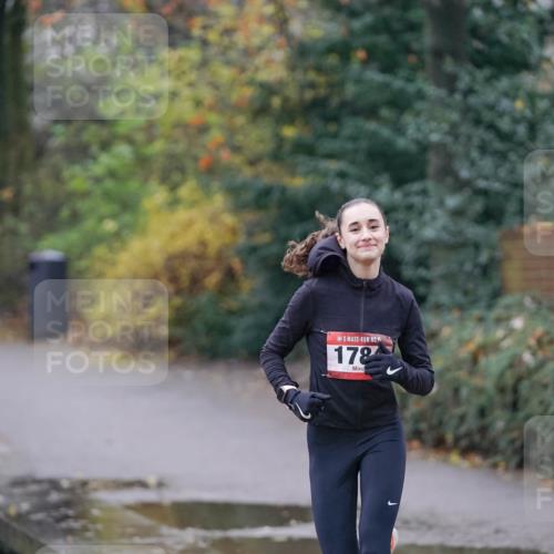 07.12.2025 - St. Pauli X-Mass-Run No. 15 Michael Burmester http://msf.ph/oto/9410136 07.12.2025 11:38:58 Laufen 15, 178 meine-sportfotos.de