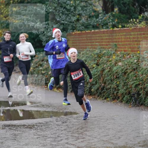 07.12.2025 - St. Pauli X-Mass-Run No. 15 Michael Burmester http://msf.ph/oto/9410147 07.12.2025 11:39:05 Laufen 4172, 4174, 2862, 3991 meine-sportfotos.de