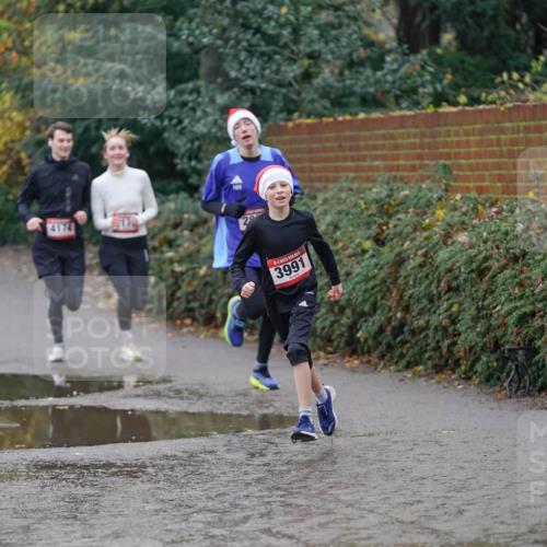 07.12.2025 - St. Pauli X-Mass-Run No. 15 Michael Burmester http://msf.ph/oto/9410150 07.12.2025 11:39:05 Laufen 4174, 3991 meine-sportfotos.de