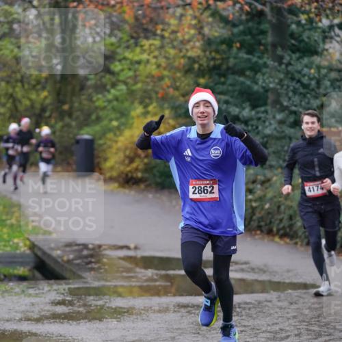 07.12.2025 - St. Pauli X-Mass-Run No. 15 Michael Burmester http://msf.ph/oto/9410171 07.12.2025 11:39:07 Laufen 15, 2862, 4174, 4172 meine-sportfotos.de