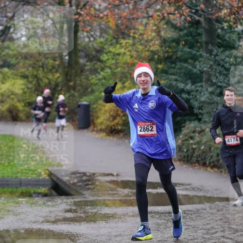 07.12.2025 - St. Pauli X-Mass-Run No. 15 Michael Burmester http://msf.ph/oto/9410174 07.12.2025 11:39:07 Laufen 15, 2862, 4174, 4172 meine-sportfotos.de