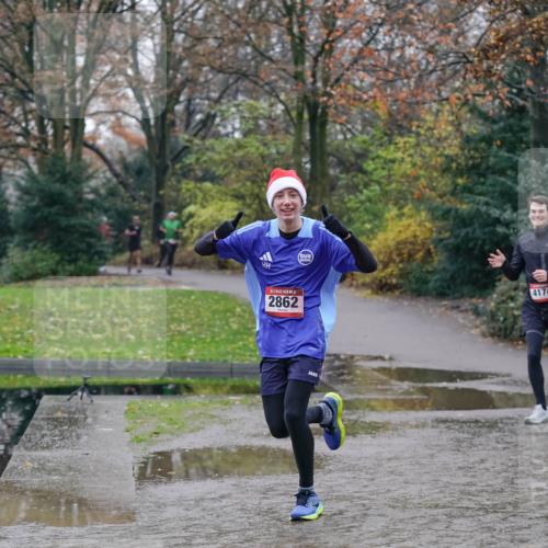 07.12.2025 - St. Pauli X-Mass-Run No. 15 Michael Burmester http://msf.ph/oto/9410179 07.12.2025 11:39:08 Laufen 2862, 4174, 4172 meine-sportfotos.de