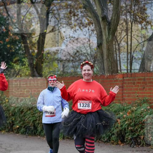 07.12.2025 - St. Pauli X-Mass-Run No. 15 Michael Burmester http://msf.ph/oto/9410205 07.12.2025 09:47:28 Laufen 15, 1328 meine-sportfotos.de