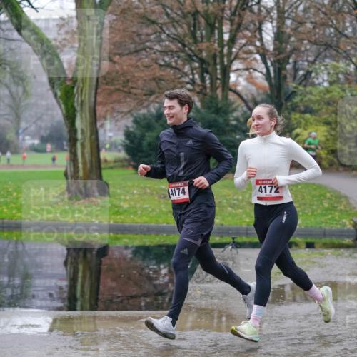 07.12.2025 - St. Pauli X-Mass-Run No. 15 Michael Burmester http://msf.ph/oto/9410206 07.12.2025 11:39:09 Laufen 4174, 4172 meine-sportfotos.de