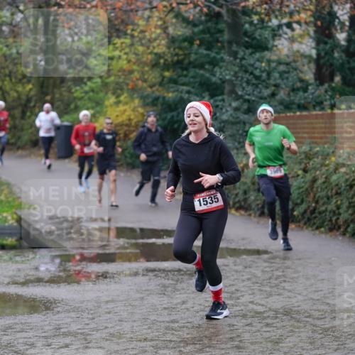 07.12.2025 - St. Pauli X-Mass-Run No. 15 Michael Burmester http://msf.ph/oto/9410239 07.12.2025 11:39:16 Laufen 6865, 1535 meine-sportfotos.de