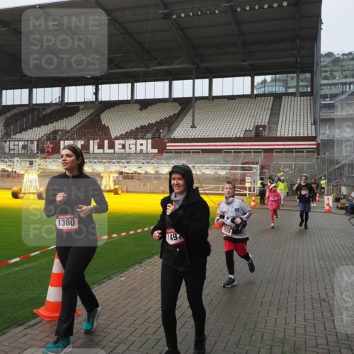 07.12.2025 - St. Pauli X-Mass-Run No. 15 Fabian Wolf http://msf.ph/oto/9410240 07.12.2025 11:10:44 Ziel 29, 30, 31, 49, 122, 134, 745, 1064, 1066, 1380, 1400, 1402, 1584, 1626, 1692, 3124, 3136, 4574 meine-sportfotos.de