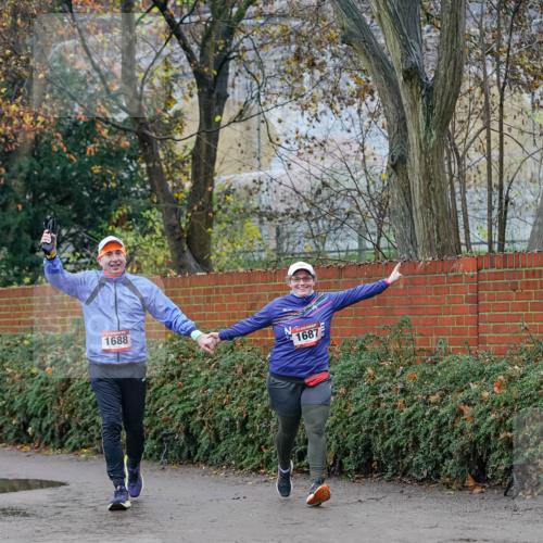 07.12.2025 - St. Pauli X-Mass-Run No. 15 Michael Burmester http://msf.ph/oto/9410260 07.12.2025 09:47:36 Laufen 1688, 1687 meine-sportfotos.de