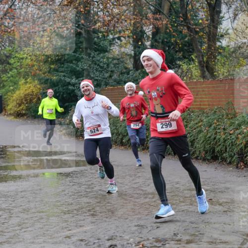 07.12.2025 - St. Pauli X-Mass-Run No. 15 Michael Burmester http://msf.ph/oto/9410273 07.12.2025 11:39:23 Laufen 164, 524, 294, 299 meine-sportfotos.de