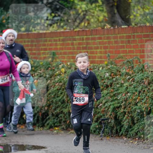 07.12.2025 - St. Pauli X-Mass-Run No. 15 Michael Burmester http://msf.ph/oto/9410293 07.12.2025 09:47:43 Laufen 264, 15, 269 meine-sportfotos.de