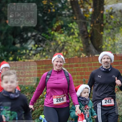 07.12.2025 - St. Pauli X-Mass-Run No. 15 Michael Burmester http://msf.ph/oto/9410296 07.12.2025 09:47:45 Laufen 269, 5, 264, 243 meine-sportfotos.de