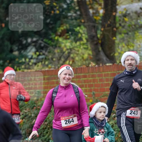 07.12.2025 - St. Pauli X-Mass-Run No. 15 Michael Burmester http://msf.ph/oto/9410302 07.12.2025 09:47:45 Laufen 654, 15, 264, 5, 243 meine-sportfotos.de