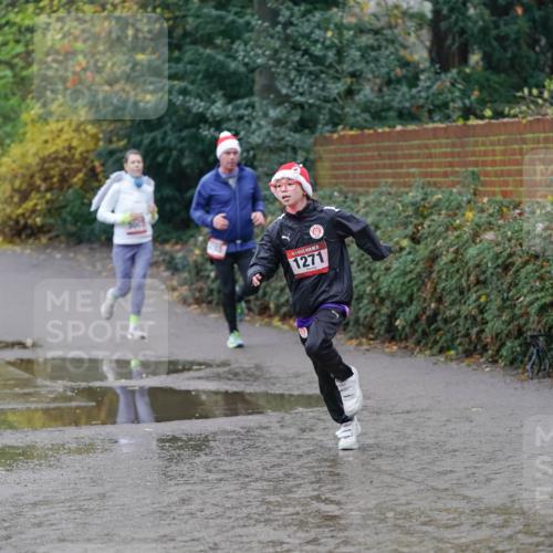 07.12.2025 - St. Pauli X-Mass-Run No. 15 Michael Burmester http://msf.ph/oto/9410306 07.12.2025 11:39:32 Laufen 503, 1, 5, 1271 meine-sportfotos.de