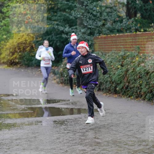 07.12.2025 - St. Pauli X-Mass-Run No. 15 Michael Burmester http://msf.ph/oto/9410309 07.12.2025 11:39:33 Laufen 1271 meine-sportfotos.de