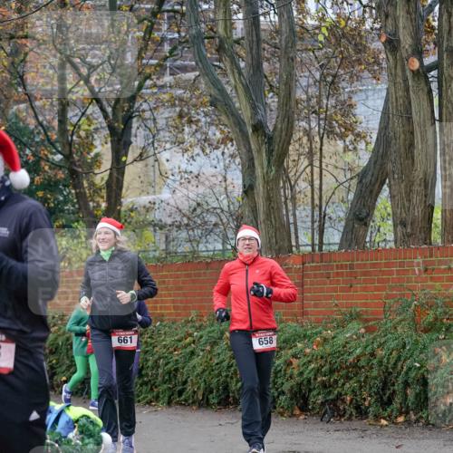 07.12.2025 - St. Pauli X-Mass-Run No. 15 Michael Burmester http://msf.ph/oto/9410350 07.12.2025 09:47:49 Laufen 661, 658 meine-sportfotos.de