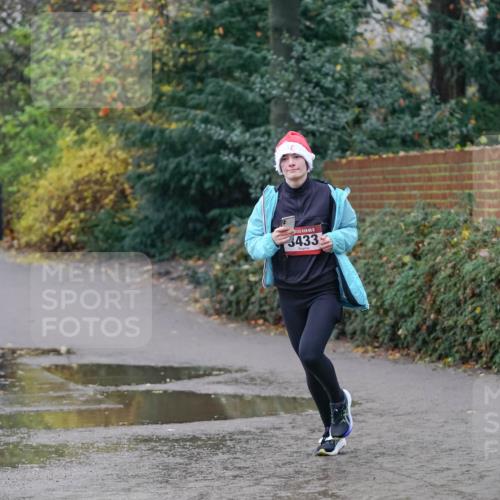 07.12.2025 - St. Pauli X-Mass-Run No. 15 Michael Burmester http://msf.ph/oto/9410366 07.12.2025 11:39:45 Laufen 5, 3433 meine-sportfotos.de