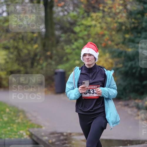 07.12.2025 - St. Pauli X-Mass-Run No. 15 Michael Burmester http://msf.ph/oto/9410372 07.12.2025 11:39:46 Laufen 15, 433 meine-sportfotos.de