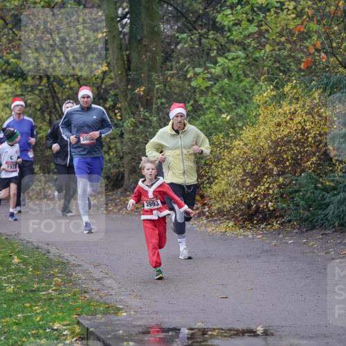 07.12.2025 - St. Pauli X-Mass-Run No. 15 Michael Burmester http://msf.ph/oto/9410378 07.12.2025 11:39:55 Laufen 1923, 1928, 380, 3993 meine-sportfotos.de