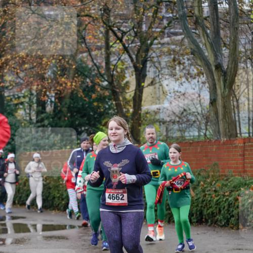 07.12.2025 - St. Pauli X-Mass-Run No. 15 Michael Burmester http://msf.ph/oto/9410380 07.12.2025 09:47:53 Laufen 15, 4662, 2668, 2667 meine-sportfotos.de