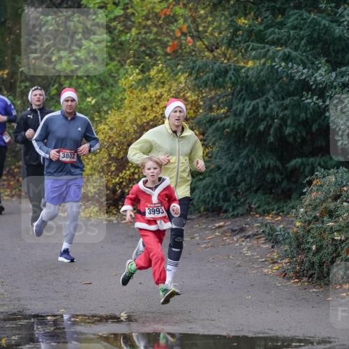 07.12.2025 - St. Pauli X-Mass-Run No. 15 Michael Burmester http://msf.ph/oto/9410394 07.12.2025 11:39:56 Laufen 1928, 3802, 3993 meine-sportfotos.de