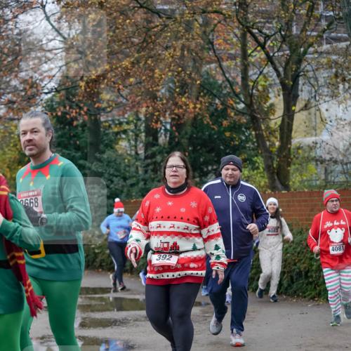 07.12.2025 - St. Pauli X-Mass-Run No. 15 Michael Burmester http://msf.ph/oto/9410404 07.12.2025 09:47:56 Laufen 2668, 392, 00, 4082, 4081 meine-sportfotos.de