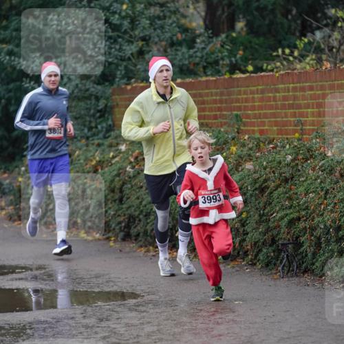 07.12.2025 - St. Pauli X-Mass-Run No. 15 Michael Burmester http://msf.ph/oto/9410405 07.12.2025 11:39:59 Laufen 6, 479, 3802, 3993 meine-sportfotos.de