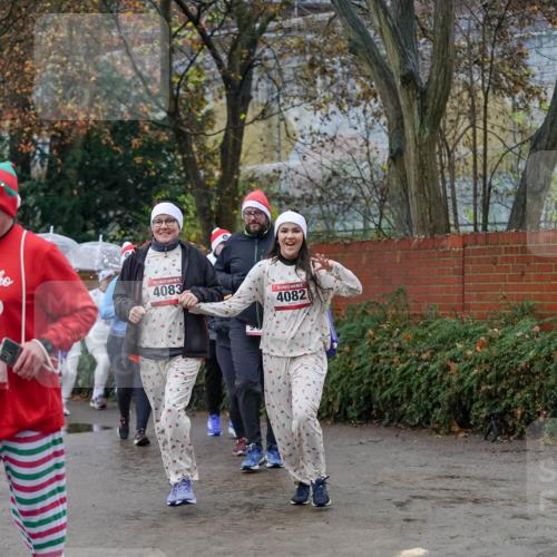 07.12.2025 - St. Pauli X-Mass-Run No. 15 Michael Burmester http://msf.ph/oto/9410431 07.12.2025 09:47:59 Laufen 4083, 4082 meine-sportfotos.de