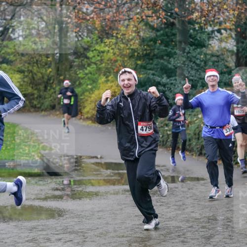 07.12.2025 - St. Pauli X-Mass-Run No. 15 Michael Burmester http://msf.ph/oto/9410432 07.12.2025 11:40:04 Laufen 3802, 4790, 338, 1923 meine-sportfotos.de