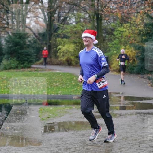 07.12.2025 - St. Pauli X-Mass-Run No. 15 Michael Burmester http://msf.ph/oto/9410447 07.12.2025 11:40:05 Laufen 3383, 1928 meine-sportfotos.de