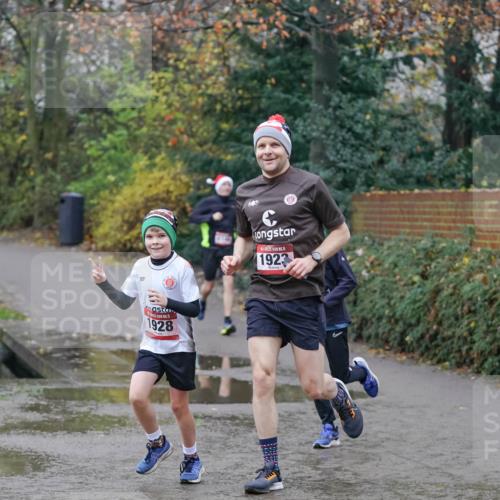 07.12.2025 - St. Pauli X-Mass-Run No. 15 Michael Burmester http://msf.ph/oto/9410455 07.12.2025 11:40:06 Laufen 1928, 1923 meine-sportfotos.de