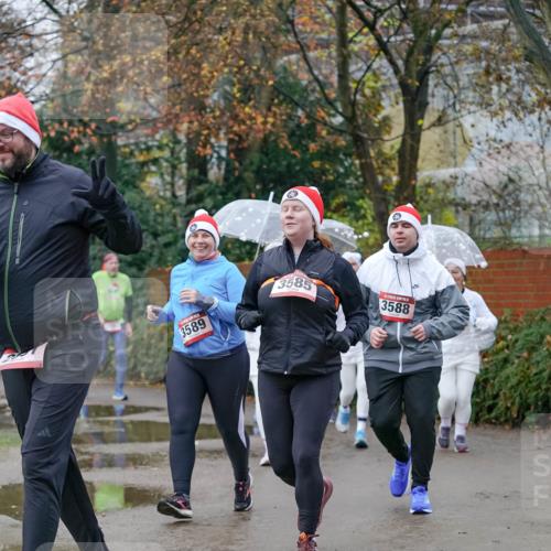 07.12.2025 - St. Pauli X-Mass-Run No. 15 Michael Burmester http://msf.ph/oto/9410457 07.12.2025 09:48:02 Laufen 3585, 3589, 3588 meine-sportfotos.de