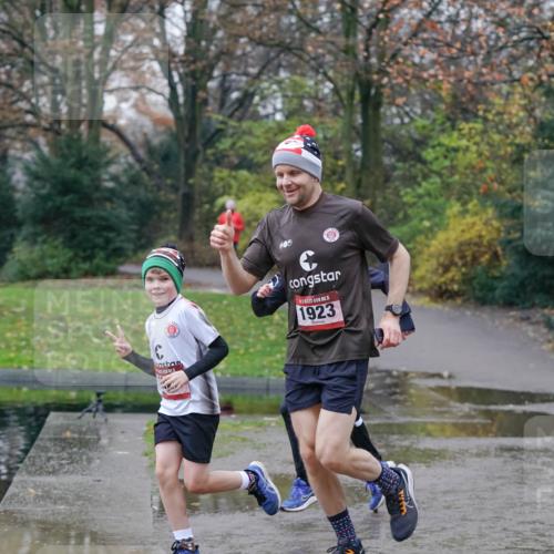 07.12.2025 - St. Pauli X-Mass-Run No. 15 Michael Burmester http://msf.ph/oto/9410464 07.12.2025 11:40:07 Laufen 5, 1923 meine-sportfotos.de
