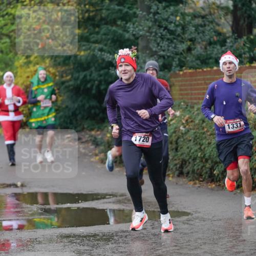 07.12.2025 - St. Pauli X-Mass-Run No. 15 Michael Burmester http://msf.ph/oto/9410512 07.12.2025 11:40:23 Laufen 1720, 1331 meine-sportfotos.de
