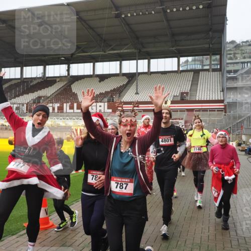07.12.2025 - St. Pauli X-Mass-Run No. 15 Fabian Wolf http://msf.ph/oto/9410517 07.12.2025 11:11:22 Ziel 171, 182, 190, 411, 697, 698, 777, 787, 788, 812, 815, 817, 832, 841, 909, 1145, 1146, 1147, 1309, 1519, 1557, 1565, 1568, 1619, 1707, 1770, 2258, 2742, 4801, 4805, 4806, 4810, 4813, 5005, 5006 meine-sportfotos.de