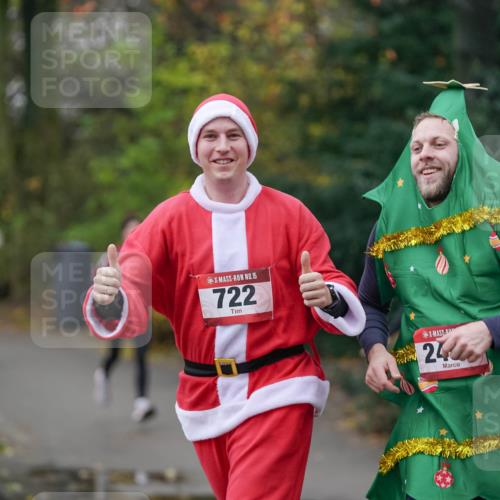 07.12.2025 - St. Pauli X-Mass-Run No. 15 Michael Burmester http://msf.ph/oto/9410559 07.12.2025 11:40:29 Laufen 15, 722, 24 meine-sportfotos.de