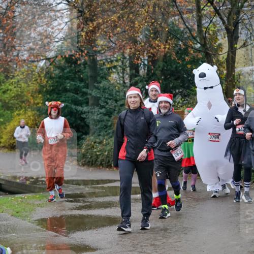 07.12.2025 - St. Pauli X-Mass-Run No. 15 Michael Burmester http://msf.ph/oto/9410561 07.12.2025 09:48:12 Laufen 3514, 2641, 334, 3799, 34 meine-sportfotos.de