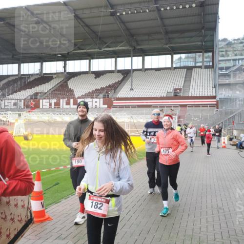 07.12.2025 - St. Pauli X-Mass-Run No. 15 Fabian Wolf http://msf.ph/oto/9410585 07.12.2025 11:11:27 Ziel 171, 182, 190, 411, 777, 787, 788, 812, 815, 817, 832, 841, 909, 1145, 1146, 1147, 1309, 1557, 1565, 1568, 1589, 1619, 1707, 1767, 1770, 4801, 4805, 4806, 4810, 4813, 5005, 5006 meine-sportfotos.de