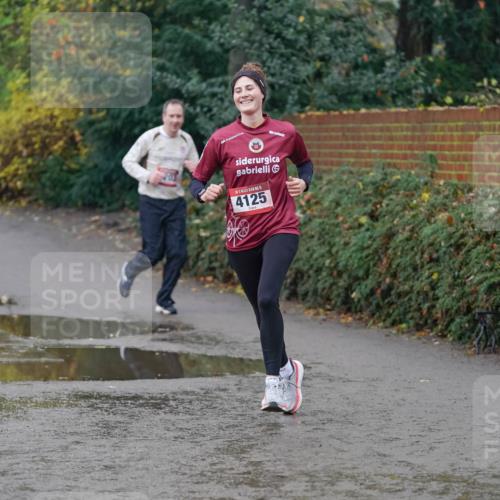 07.12.2025 - St. Pauli X-Mass-Run No. 15 Michael Burmester http://msf.ph/oto/9410603 07.12.2025 11:40:34 Laufen 15, 4125 meine-sportfotos.de