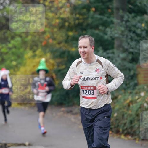 07.12.2025 - St. Pauli X-Mass-Run No. 15 Michael Burmester http://msf.ph/oto/9410615 07.12.2025 11:40:38 Laufen 15, 3203 meine-sportfotos.de