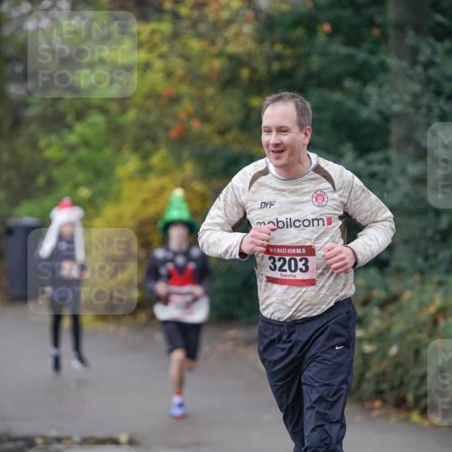 07.12.2025 - St. Pauli X-Mass-Run No. 15 Michael Burmester http://msf.ph/oto/9410618 07.12.2025 11:40:38 Laufen 15, 3203 meine-sportfotos.de