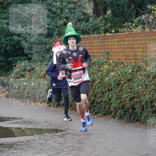 07.12.2025 - St. Pauli X-Mass-Run No. 15 Michael Burmester http://msf.ph/oto/9410621 07.12.2025 11:40:41 Laufen 86, 3900 meine-sportfotos.de