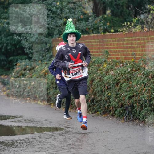 07.12.2025 - St. Pauli X-Mass-Run No. 15 Michael Burmester http://msf.ph/oto/9410624 07.12.2025 11:40:41 Laufen 3900 meine-sportfotos.de