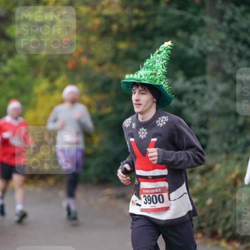 07.12.2025 - St. Pauli X-Mass-Run No. 15 Michael Burmester http://msf.ph/oto/9410636 07.12.2025 11:40:42 Laufen 15, 3900, 862 meine-sportfotos.de